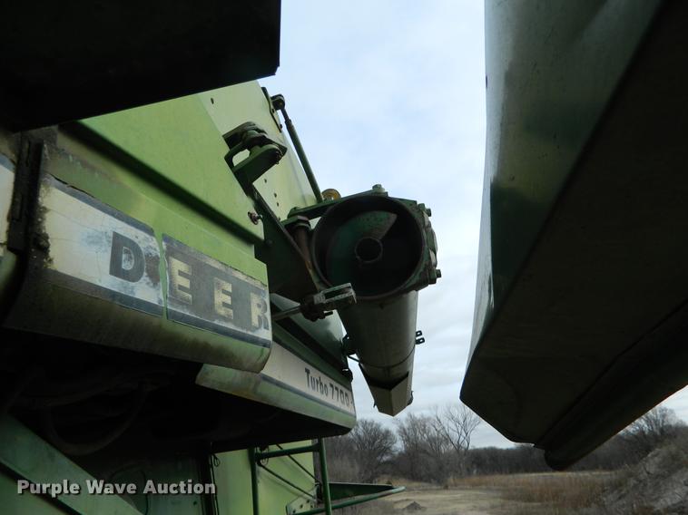 image for item DB9974 John Deere 7700 Turbo combine