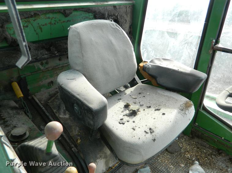 image for item DB9974 John Deere 7700 Turbo combine