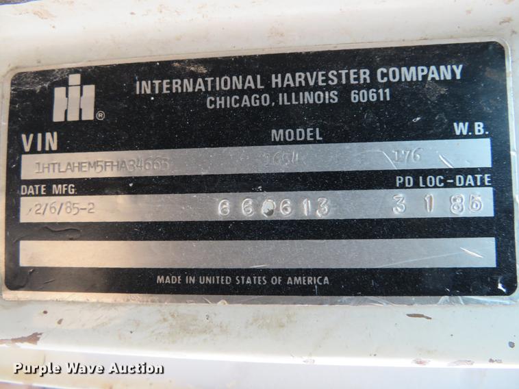 image for item DC0808 1985 International S1600 feed truck