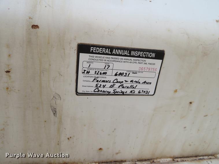 image for item DC0808 1985 International S1600 feed truck