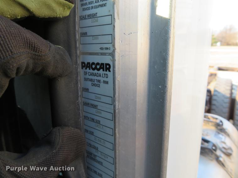 image for item DC0809 2008 Peterbilt 335 truck cab and chassis