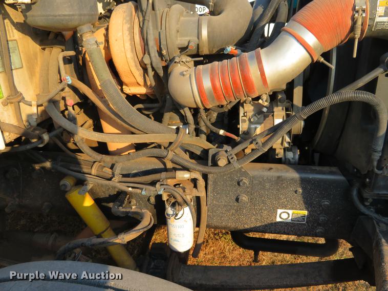 image for item DC0809 2008 Peterbilt 335 truck cab and chassis