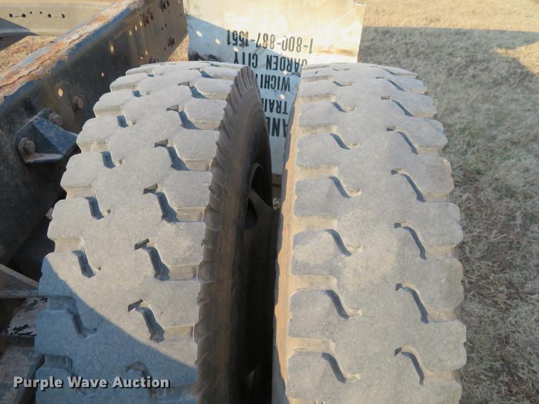 image for item DC0809 2008 Peterbilt 335 truck cab and chassis