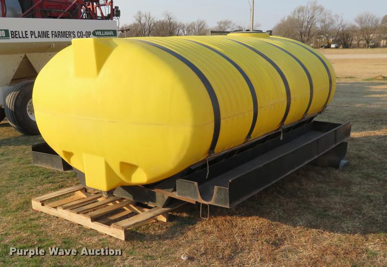image for item DC0810 Fertilizer poly tank