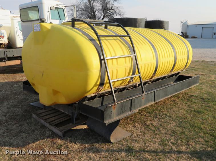 image for item DC0810 Fertilizer poly tank