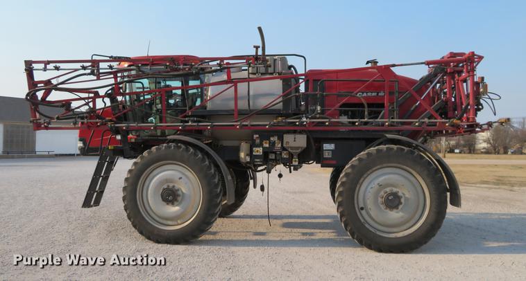 image for item DC0812 2007 Case IH Patriot 4420 self-propelled sprayer