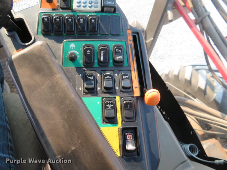 image for item DC0812 2007 Case IH Patriot 4420 self-propelled sprayer