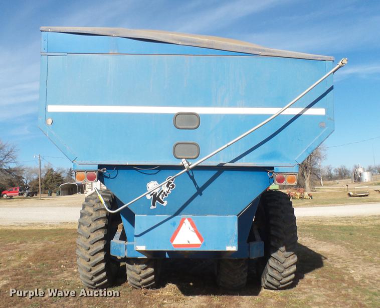 image for item DC1929 Kinze 1040 AW row crop grain cart