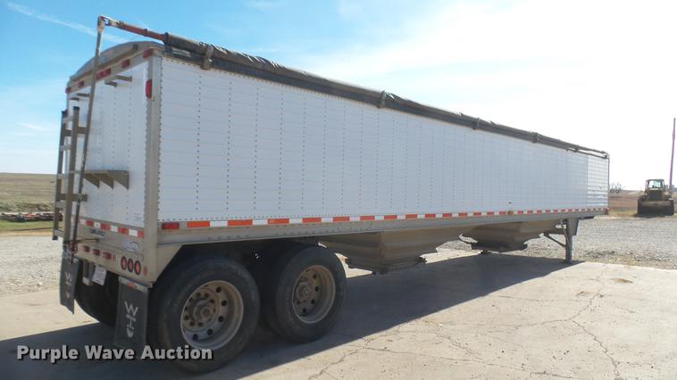 image for item DC1930 2002 Wilson DWH-400 double hopper bottom grain trailer