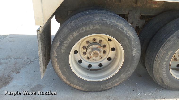 image for item DC1930 2002 Wilson DWH-400 double hopper bottom grain trailer