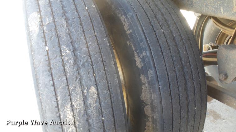 image for item DC1930 2002 Wilson DWH-400 double hopper bottom grain trailer