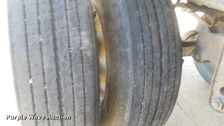 image for item DC1930 2002 Wilson DWH-400 double hopper bottom grain trailer