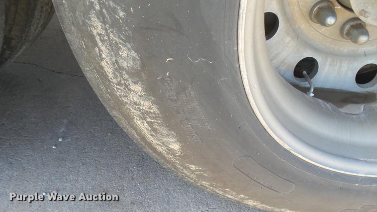 image for item DC1930 2002 Wilson DWH-400 double hopper bottom grain trailer