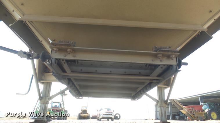 image for item DC1930 2002 Wilson DWH-400 double hopper bottom grain trailer