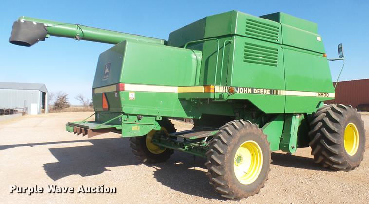 image for item DC1950 1995 John Deere 9600 combine