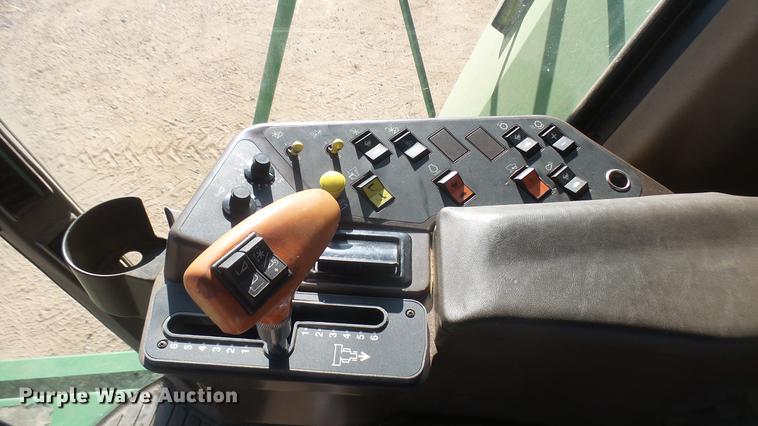 image for item DC1950 1995 John Deere 9600 combine