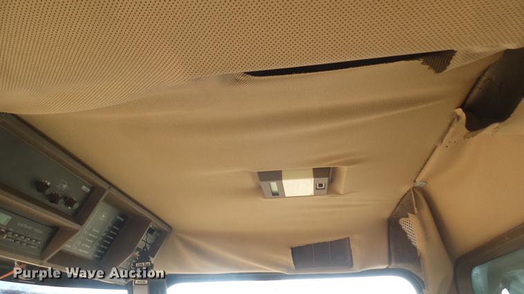 image for item DC1950 1995 John Deere 9600 combine