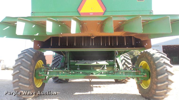 image for item DC1950 1995 John Deere 9600 combine