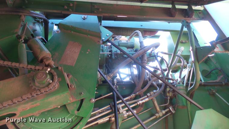 image for item DC1950 1995 John Deere 9600 combine