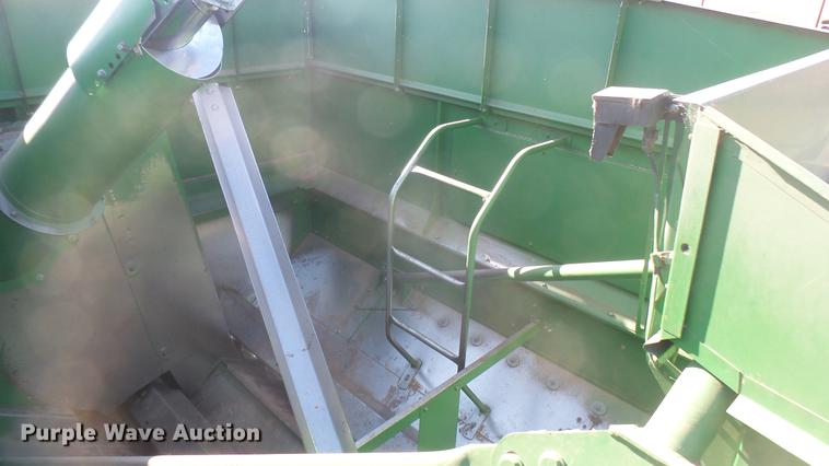 image for item DC1950 1995 John Deere 9600 combine