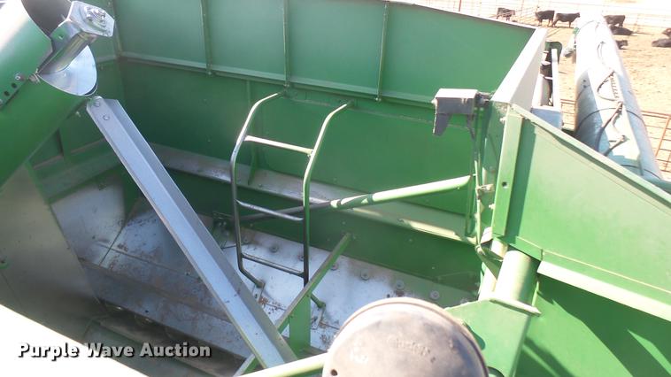 image for item DC1950 1995 John Deere 9600 combine