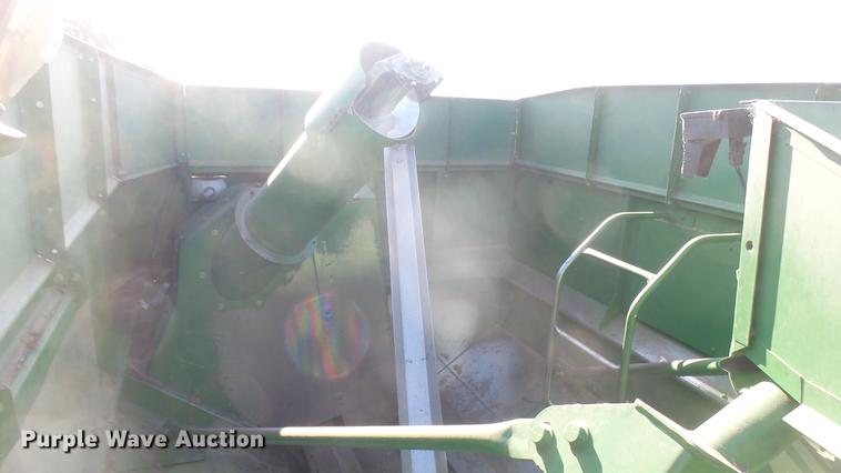 image for item DC1950 1995 John Deere 9600 combine