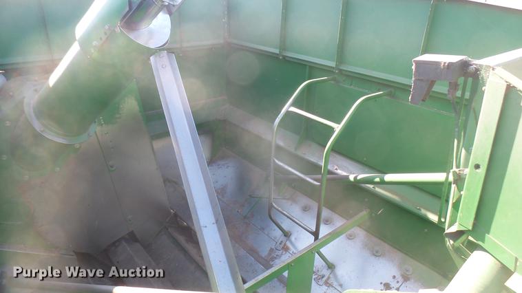 image for item DC1950 1995 John Deere 9600 combine