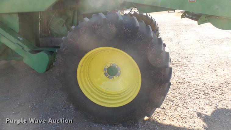 image for item DC1950 1995 John Deere 9600 combine