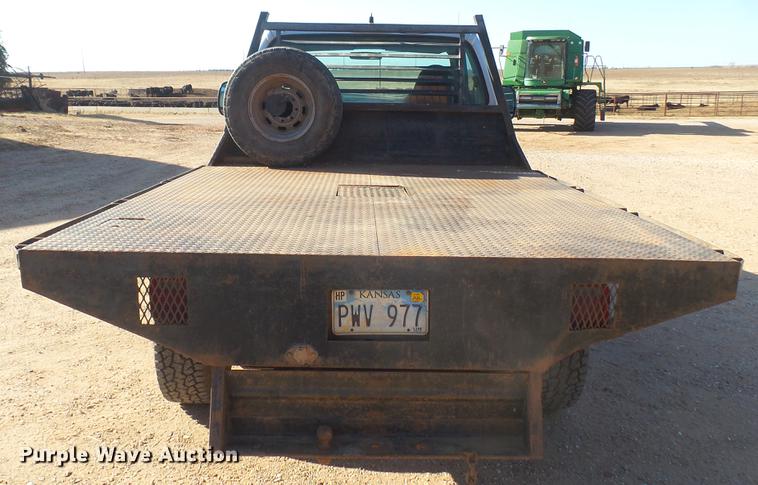 image for item DC1951 2000 Ford F350 Super Duty flatbed pickup truck