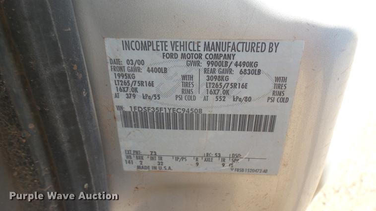 image for item DC1951 2000 Ford F350 Super Duty flatbed pickup truck