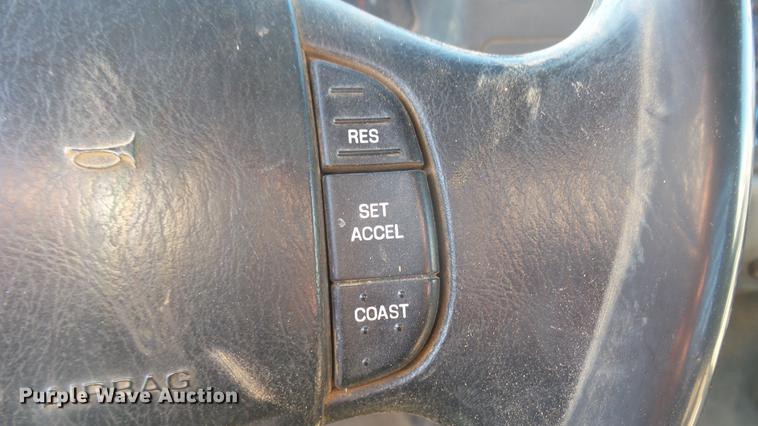 image for item DC1951 2000 Ford F350 Super Duty flatbed pickup truck