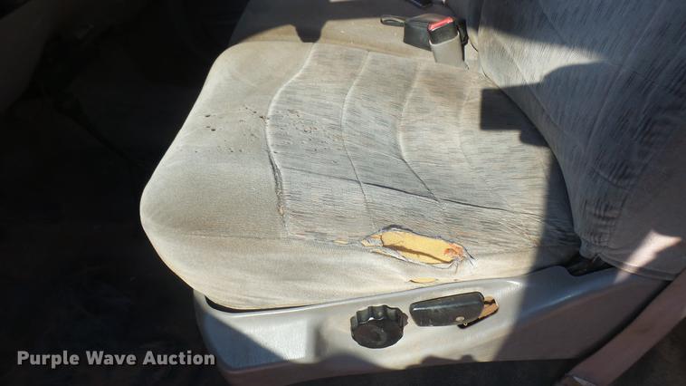 image for item DC1951 2000 Ford F350 Super Duty flatbed pickup truck