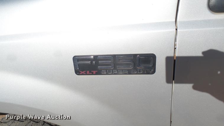 image for item DC1951 2000 Ford F350 Super Duty flatbed pickup truck