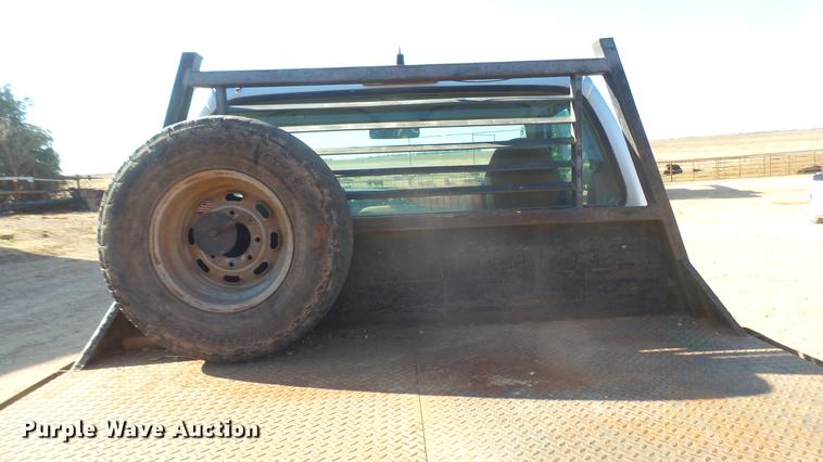 image for item DC1951 2000 Ford F350 Super Duty flatbed pickup truck