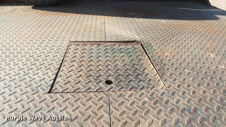 image for item DC1951 2000 Ford F350 Super Duty flatbed pickup truck