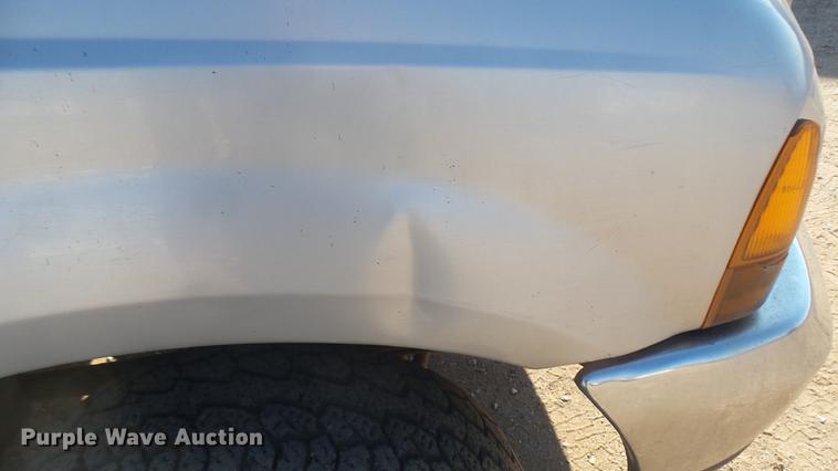 image for item DC1951 2000 Ford F350 Super Duty flatbed pickup truck