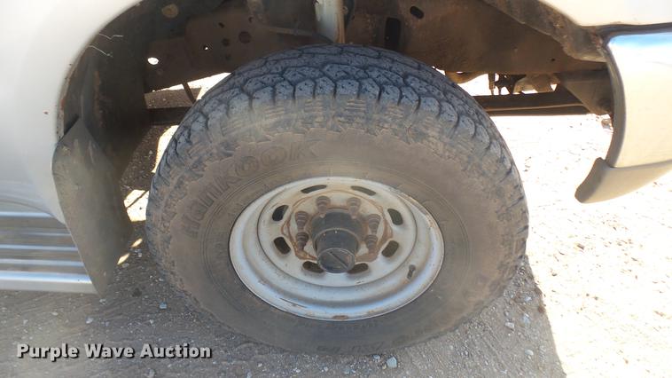 image for item DC1951 2000 Ford F350 Super Duty flatbed pickup truck