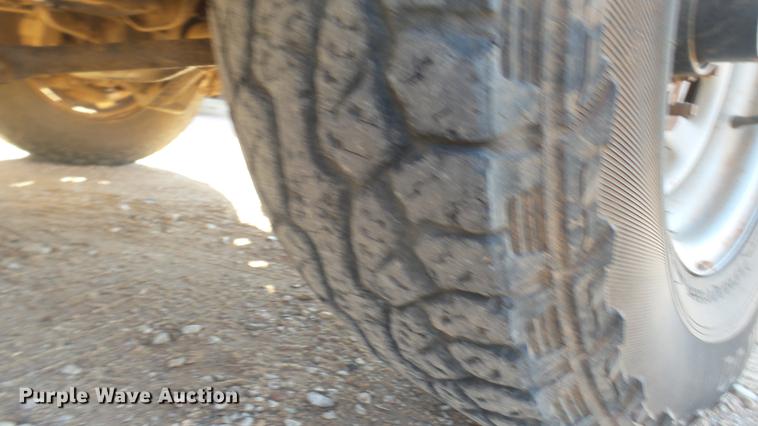 image for item DC1951 2000 Ford F350 Super Duty flatbed pickup truck