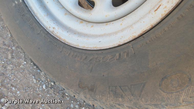 image for item DC1951 2000 Ford F350 Super Duty flatbed pickup truck