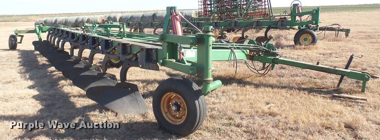image for item DC1958 John Deere 10 bottom plow