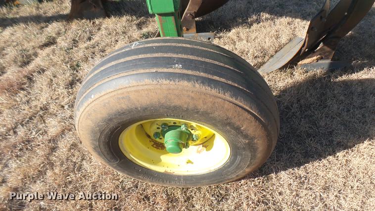 image for item DC1958 John Deere 10 bottom plow