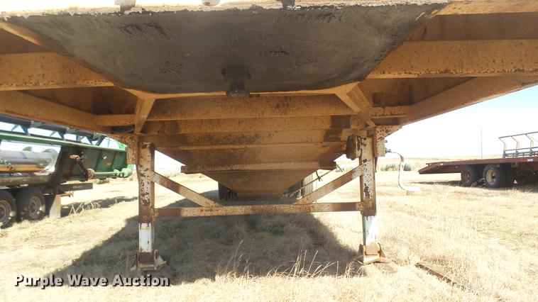 image for item DC1959 2005 MCM double hopper bottom grain trailer