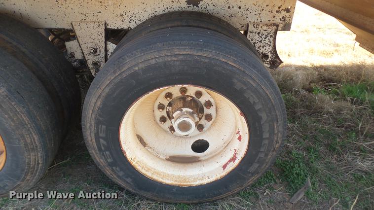 image for item DC1959 2005 MCM double hopper bottom grain trailer