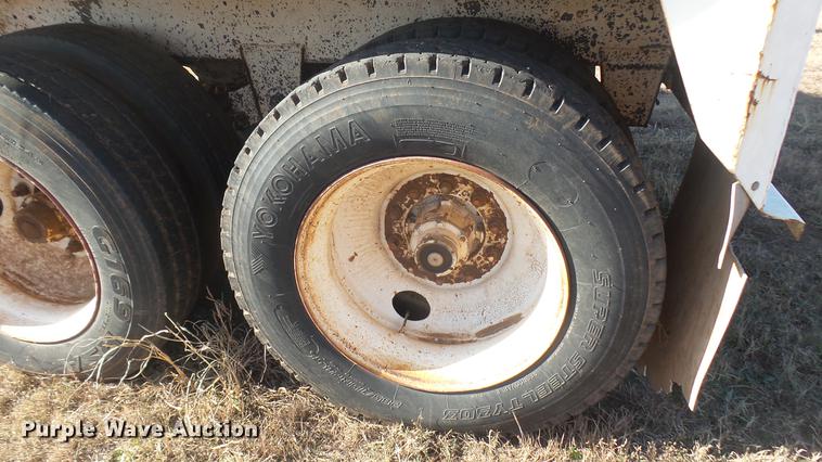 image for item DC1959 2005 MCM double hopper bottom grain trailer