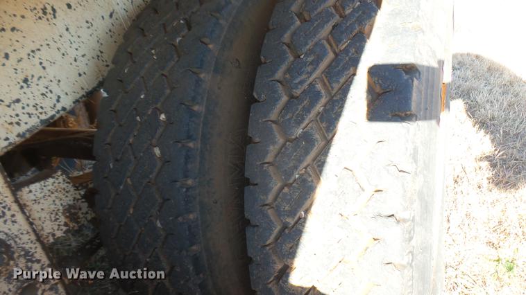 image for item DC1959 2005 MCM double hopper bottom grain trailer