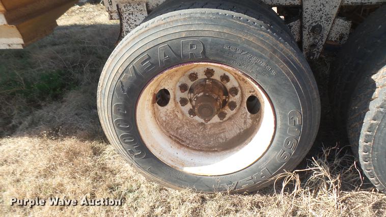 image for item DC1959 2005 MCM double hopper bottom grain trailer