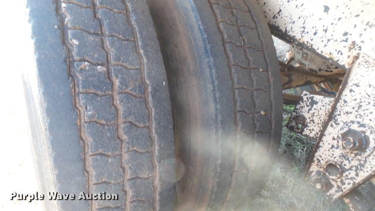 image for item DC1959 2005 MCM double hopper bottom grain trailer