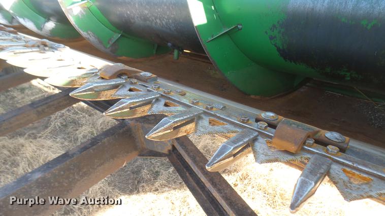 image for item DC1960 John Deere 930R platform head