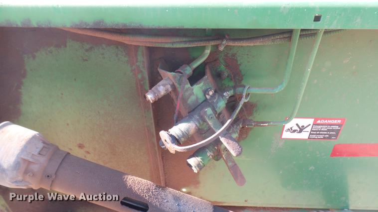 image for item DC1960 John Deere 930R platform head