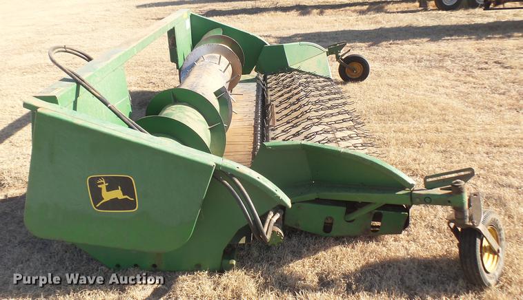 image for item DC1965 John Deere rigid pickup head